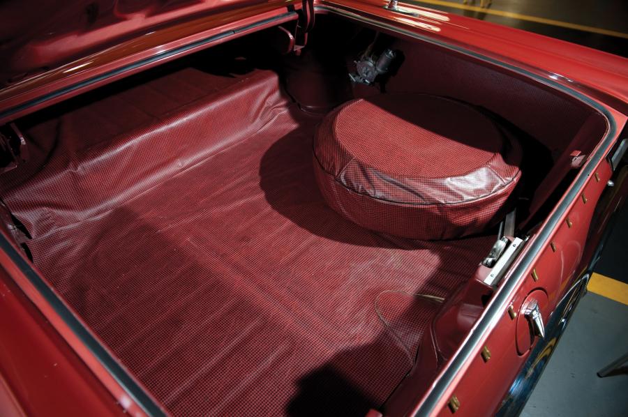  Pontiac Bonneville 389 Tri-Power-425 Convertible 1960 года  (фото 8 из 14)